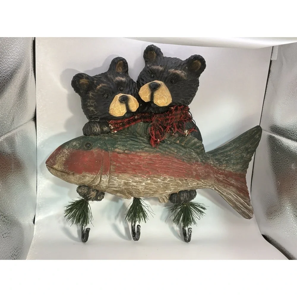 Young's‎ 2004 2 Bear Fish 3 Coat Hooks And 1995 Enesco Moose Creek Crossing
